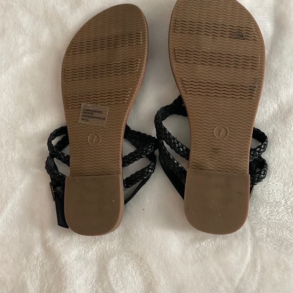 Universal Threads Black Braided Slippers Size 7 - Picture 4 of 4